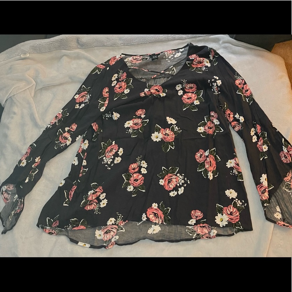Torrid long sleeve blouse size 1